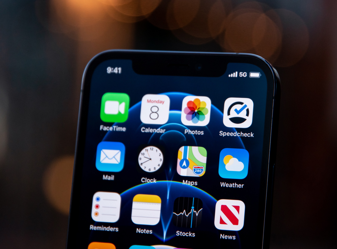 麻章苹果手机维修分享为什么 iPhone 12 在冬季会自动关机 